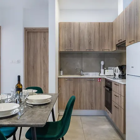 Invictus 2-bedroom لارنكا