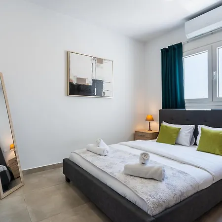 דירה Invictus 2-bedroom *